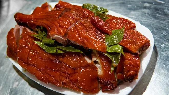 Vịt quay lá mắc mật